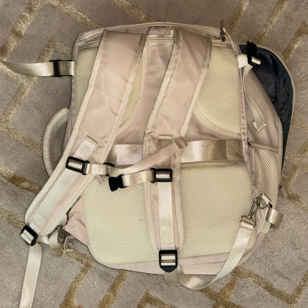 Travel backpack - Picture 4 of 14